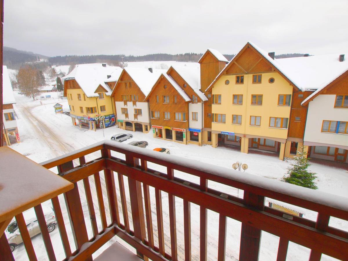 Apartman 6 U Sjezdovek Рокитніце-над-Їзероу Екстер'єр фото